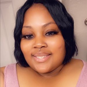 Meet your Posher, Demitra